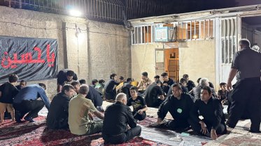 استقبال از کاروان پیاده زائران روستای معدن آق‌دربند در مجتمع تولیدی معادن خاور